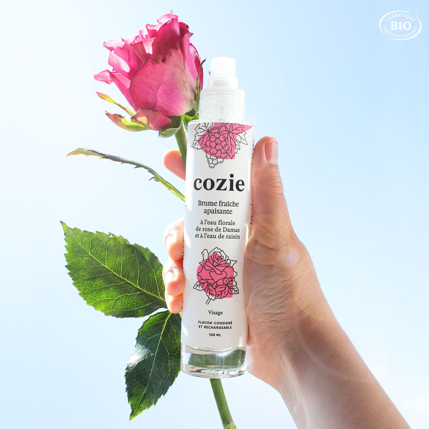 Brume fraîche apaisante à l’eau florale de rose et à l’eau de raisin